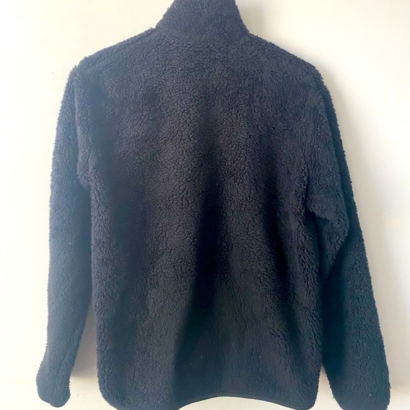 Uniqlo Furry Jacket (S) - Picture 2 of 2